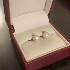 Pearl earrings